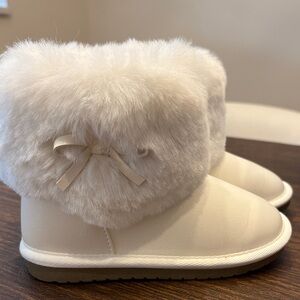 Faux Fur Trimmed White Boots
